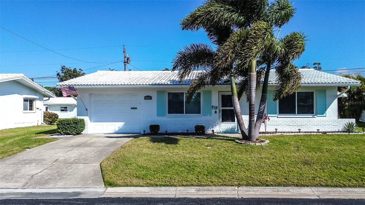 Property Slideshow image 1 of 40 | 14131 89th ave, Seminole, FL, 33776