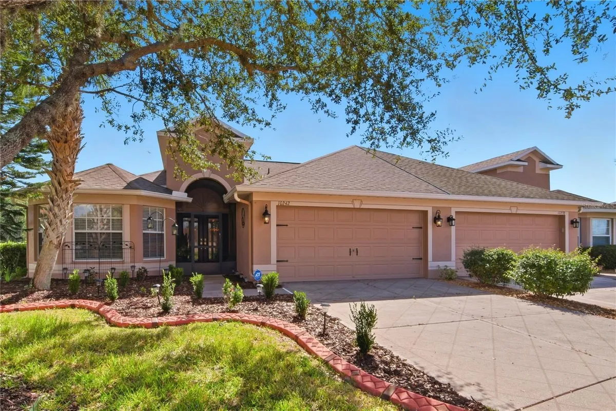 Property Slideshow image 1 of 100 | 10242 chatuge dr, San Antonio, FL, 33576
