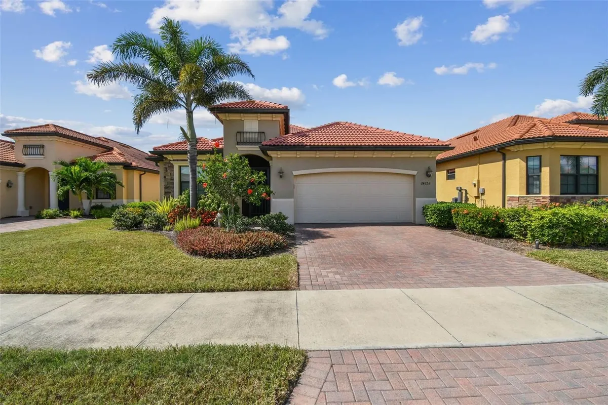 Property Slideshow image 1 of 51 | 24253 gallberry dr, Venice, FL, 34293
