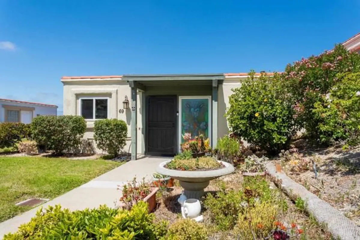 Property Slideshow image 1 of 30 | 3621 s vis 69, Oceanside, CA, 92057