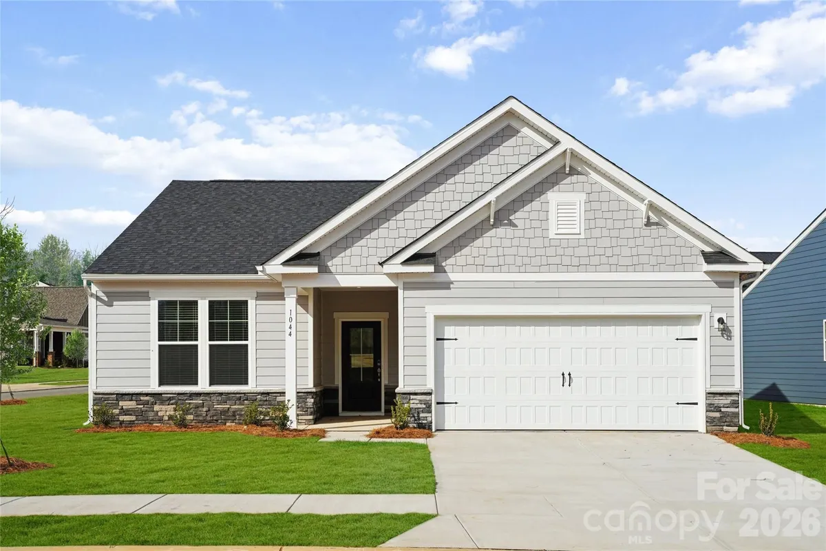 Property Slideshow image 1 of 39 | 1095 arundle rd, Sherrills Ford, NC, 28673