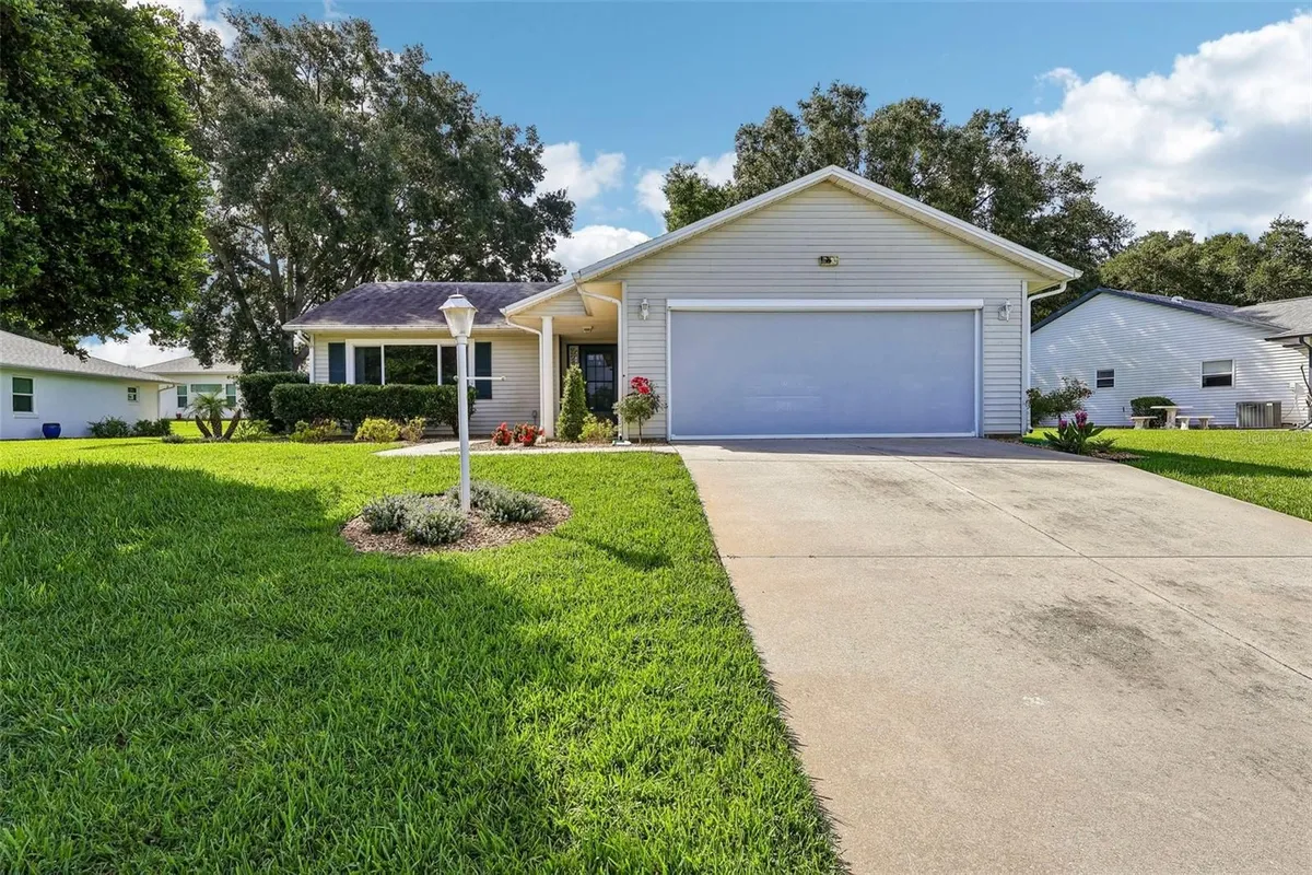 Property Slideshow image 1 of 26 | 27131 racquet cir, Leesburg, FL, 34748