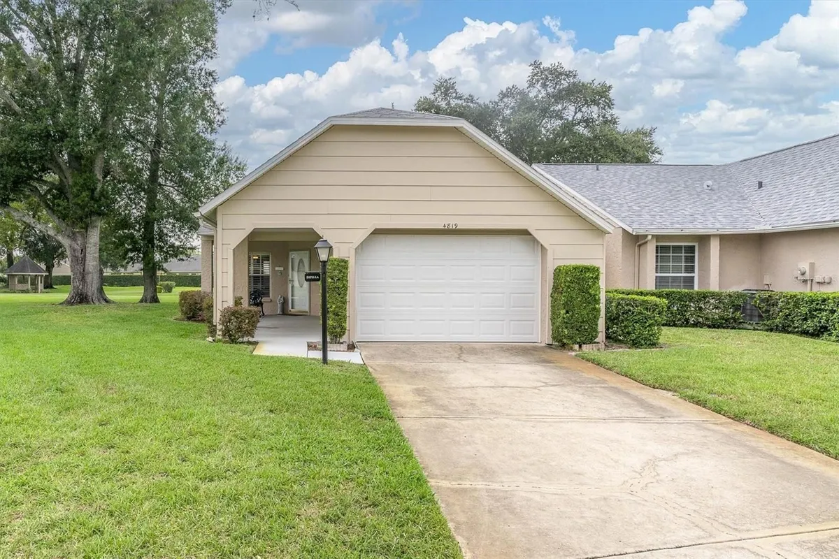 Property Slideshow image 1 of 30 | 4819 boonesboro ct, New Port Richey, FL, 34655
