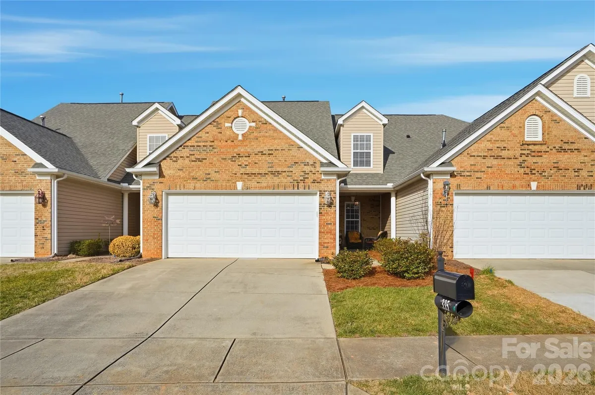 Property Slideshow image 1 of 44 | 335 garnet ct, Fort Mill, SC, 29708