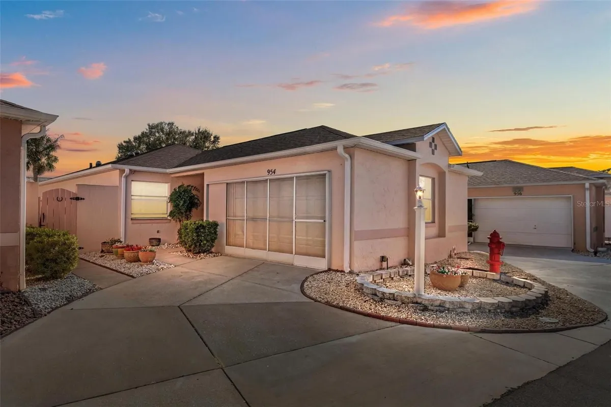 Property Slideshow image 1 of 68 | 954 avalon ave, The Villages, FL, 32159