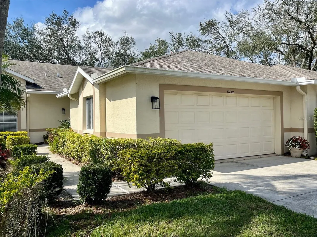 Property Slideshow image 1 of 57 | 5712 cottonwood st, Bradenton, FL, 34203