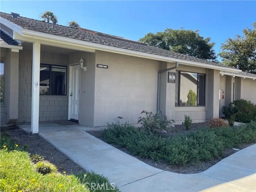 Property Slideshow image 1 of 19 | 8566 larkhall cir 808-b, Huntington Beach, CA, 92646