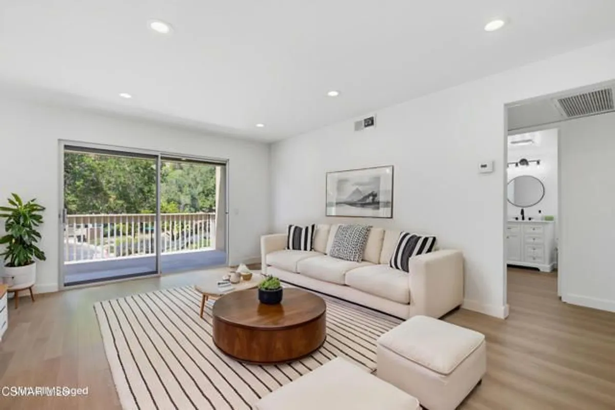 Property Slideshow image 1 of 33 | 291 sequoia ct 34, Thousand Oaks, CA, 91360