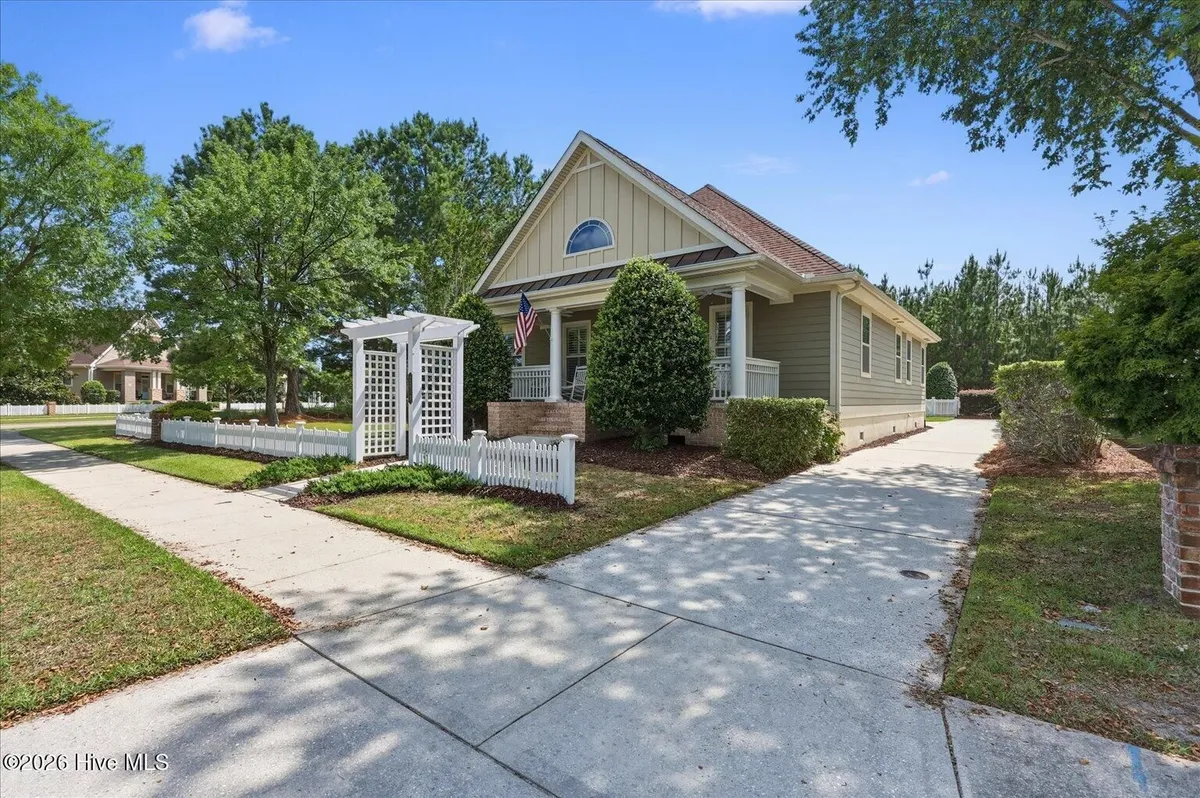 Property Slideshow image 1 of 70 | 2013 simmerman way, Leland, NC, 28451