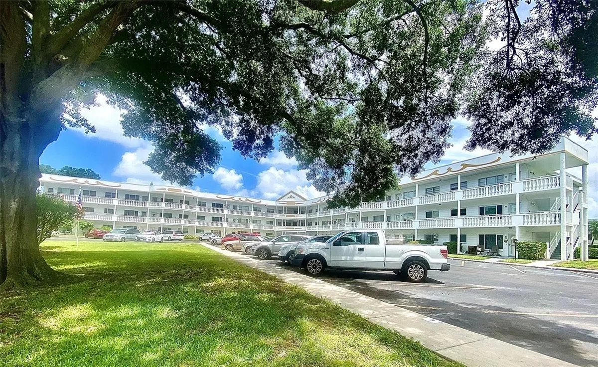Property Slideshow image 1 of 38 | 2428 columbia dr 72, Clearwater, FL, 33763
