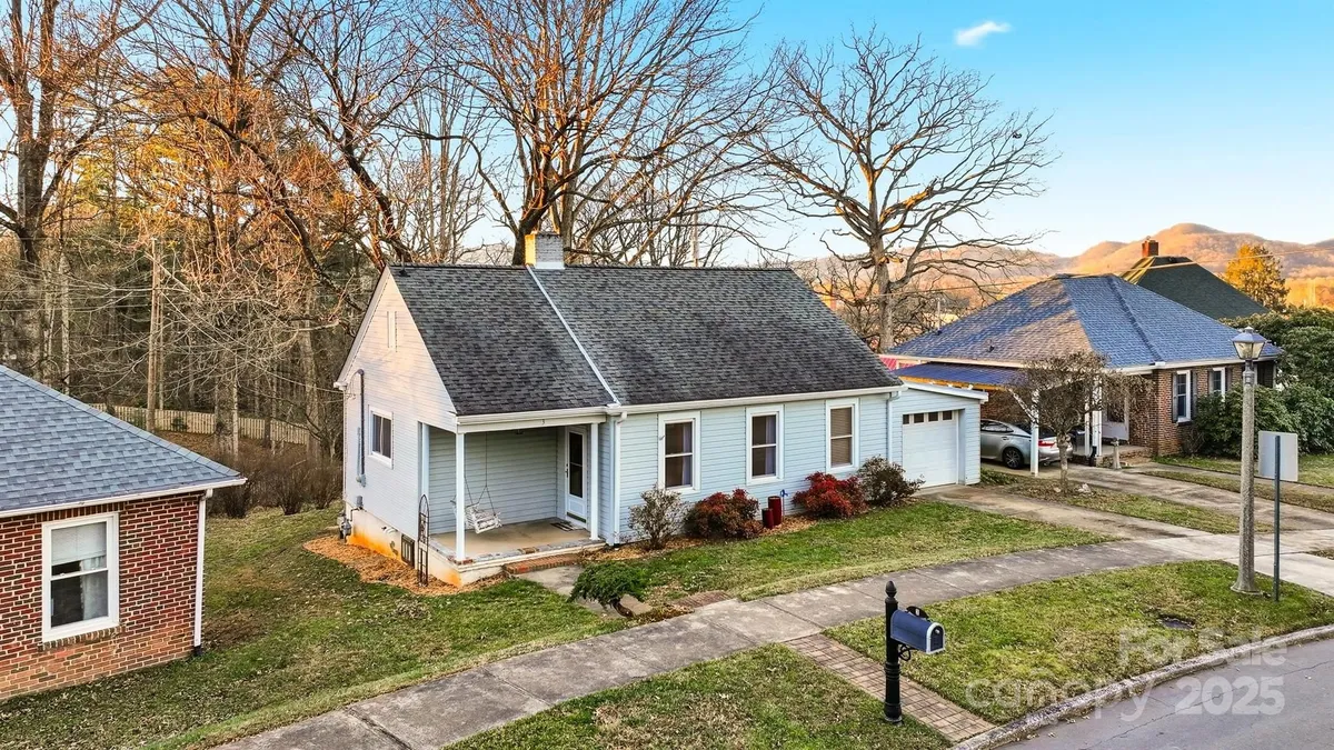 Property Slideshow image 1 of 33 | 3 enka oak st, Candler, NC, 28715