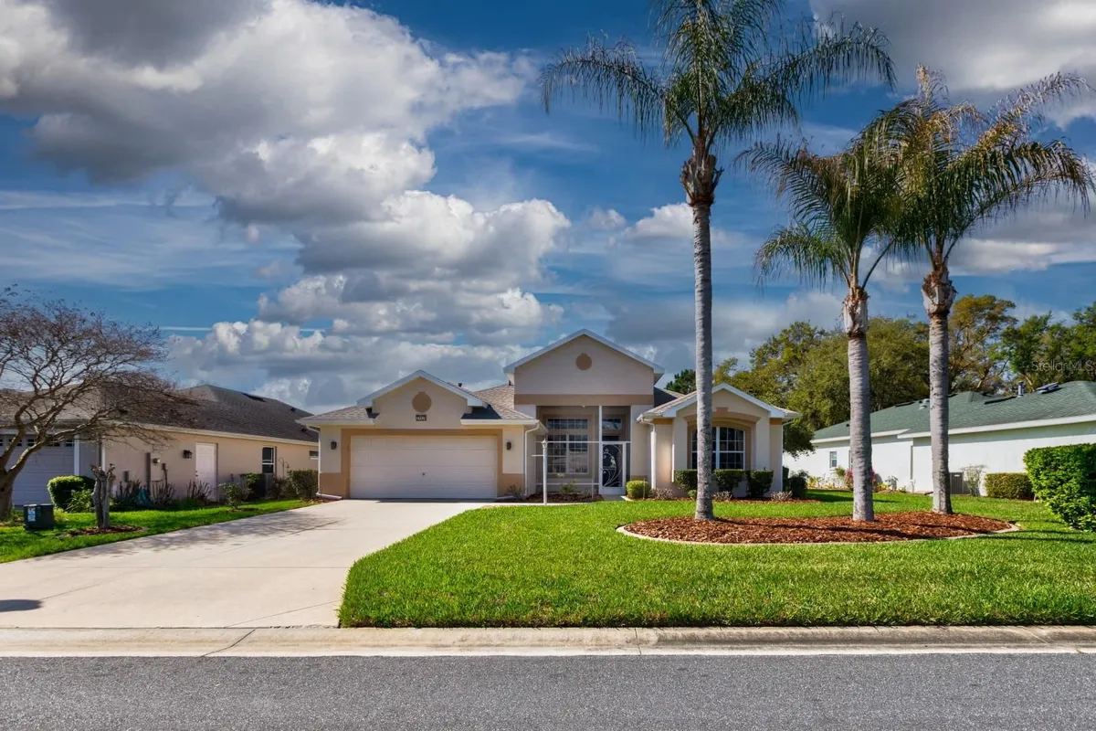 Property Slideshow image 1 of 28 | 27525 discover ct, Leesburg, FL, 34748