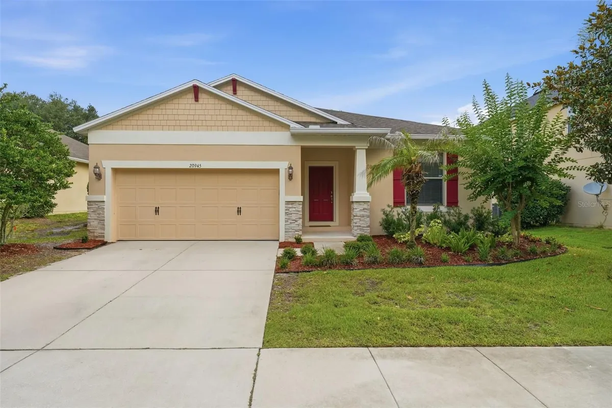 Property Slideshow image 1 of 68 | 20945 oldenburg loop, Mount Dora, FL, 32757