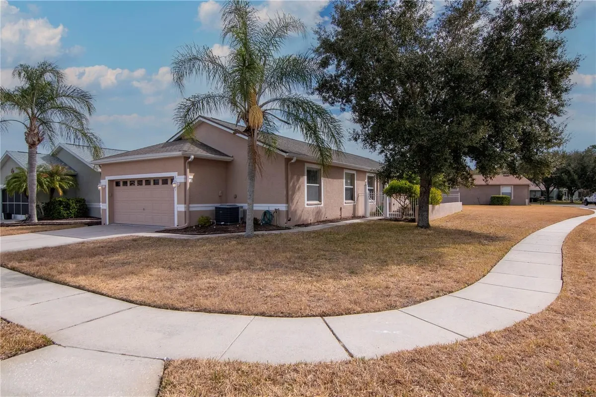 Property Slideshow image 1 of 75 | 21433 diamonte dr, Land O Lakes, FL, 34637