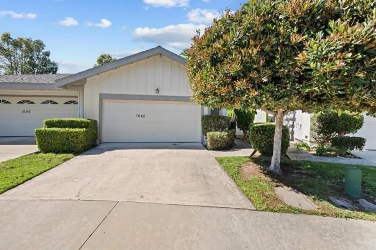 Property Slideshow image 1 of 33 | 1642 via barlovento, San Marcos, CA, 92078