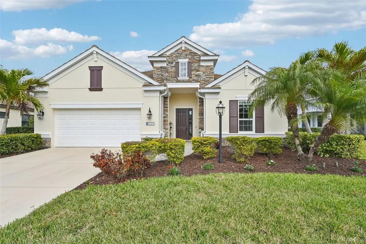 Property Slideshow image 1 of 39 | 12819 coastal breeze way, Bradenton, FL, 34211