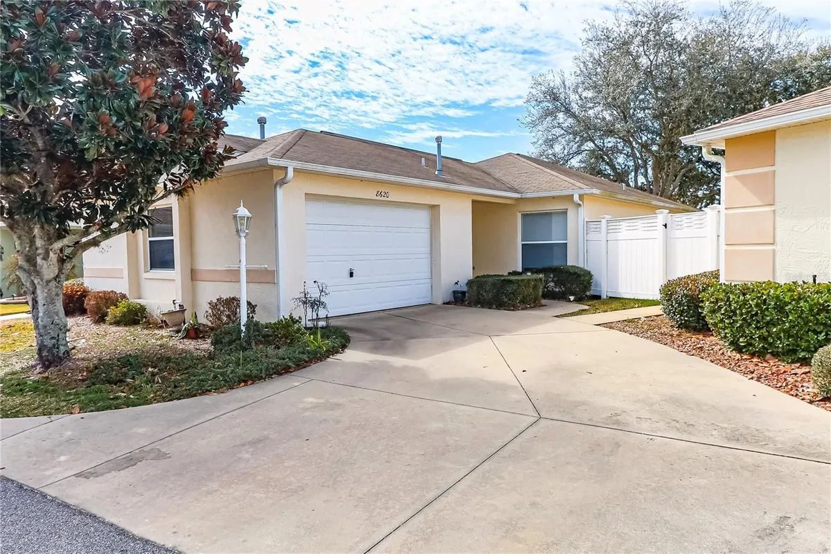 Property Slideshow image 1 of 41 | 8620 se 166th birchbrook loop, The Villages, FL, 32162