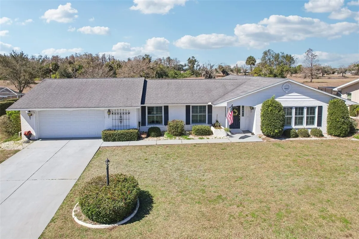 Property Slideshow image 1 of 61 | 407 stoneham dr, Sun City Center, FL, 33573