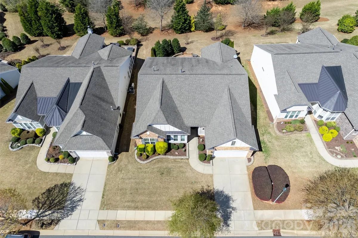 Property Slideshow image 1 of 38 | 2028 bronze leaf dr, Indian Land, SC, 29707