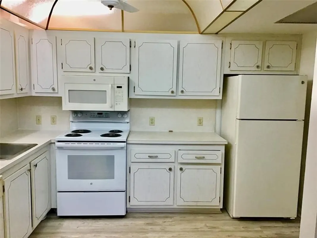 Property Slideshow image 1 of 31 | 204 preston e unit e, Boca Raton, FL, 33434