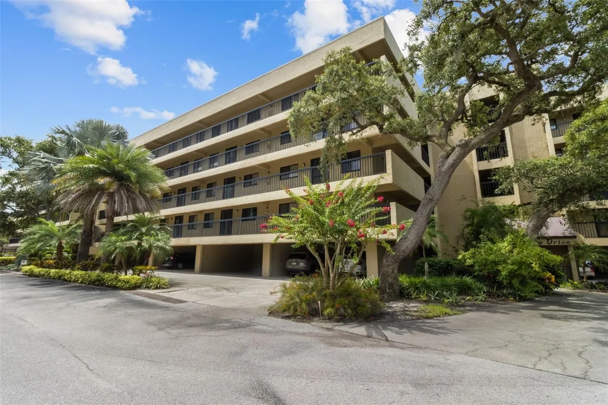Property Slideshow image 1 of 37 | 1933 golfview dr # 1933, Tarpon Springs, FL, 34689