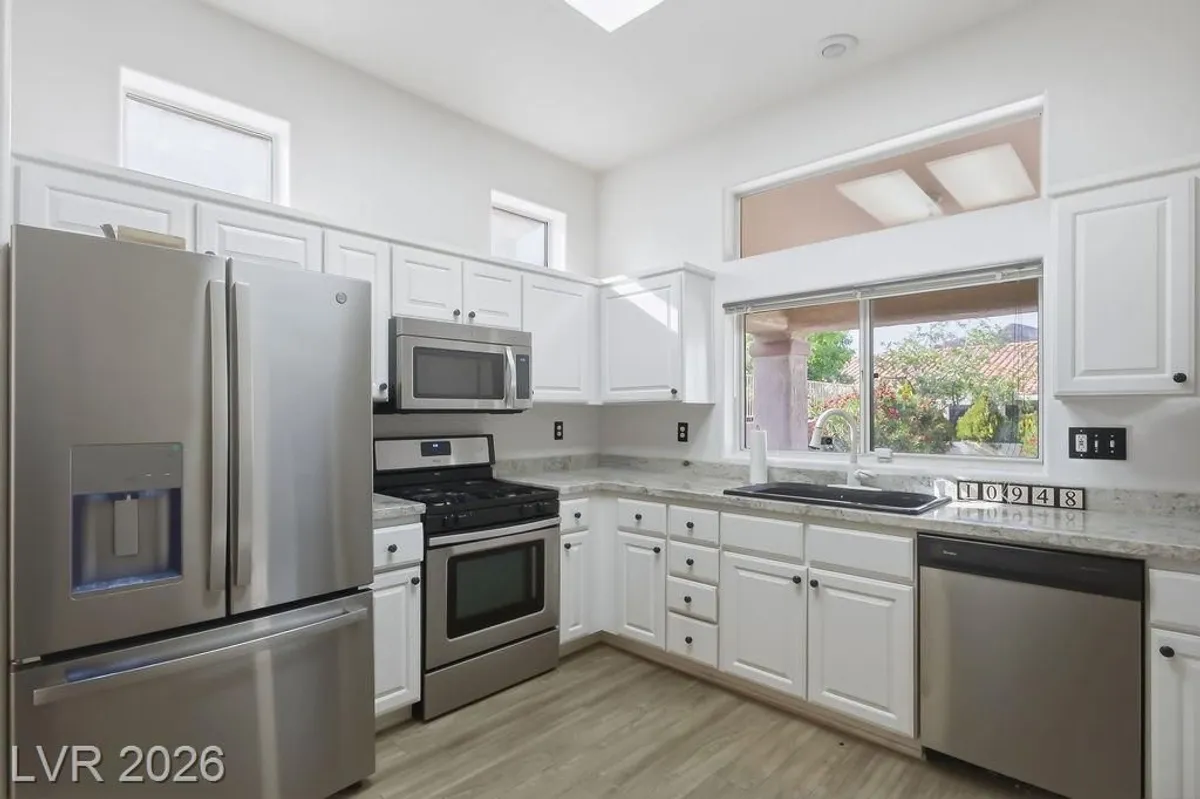 Property Slideshow image 1 of 63 | 10948 fort valley ave, Las Vegas, NV, 89134
