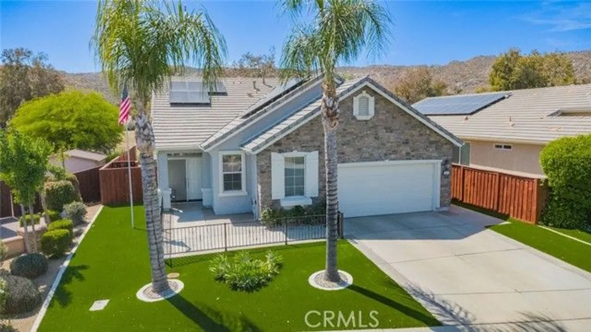 Property Slideshow image 1 of 27 | 565 pooley dr, Hemet, CA, 92545