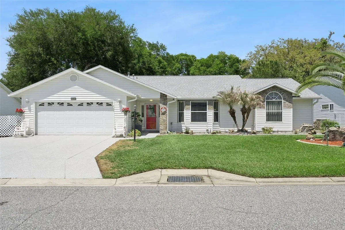Property Slideshow image 1 of 86 | 25933 newcombe cir, Leesburg, FL, 34748