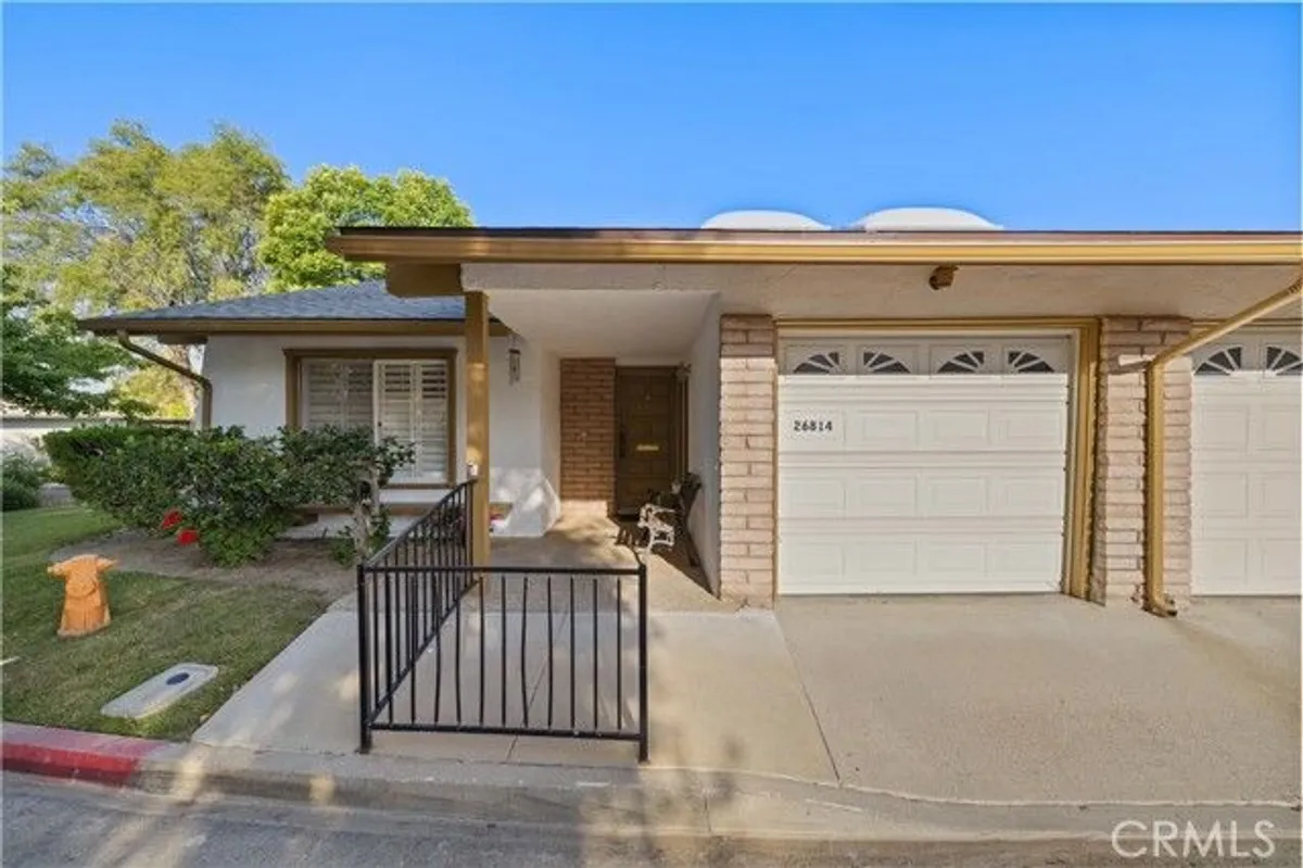 Property Slideshow image 1 of 50 | 26814 oak garden ct, Newhall, CA, 91321