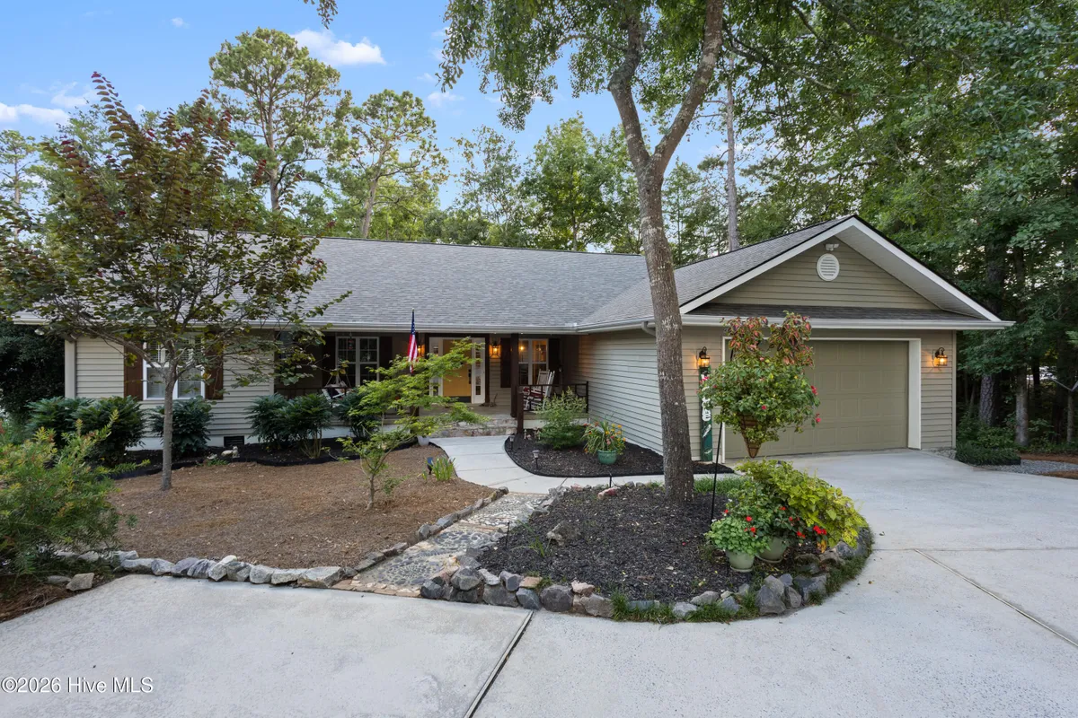 Property Slideshow image 1 of 44 | 305 misty cv, Mccormick, SC, 29835