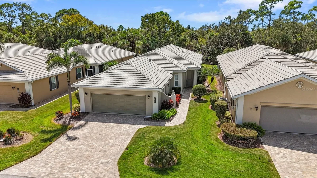 Property Slideshow image 1 of 57 | 1833 lancashire dr, Venice, FL, 34293