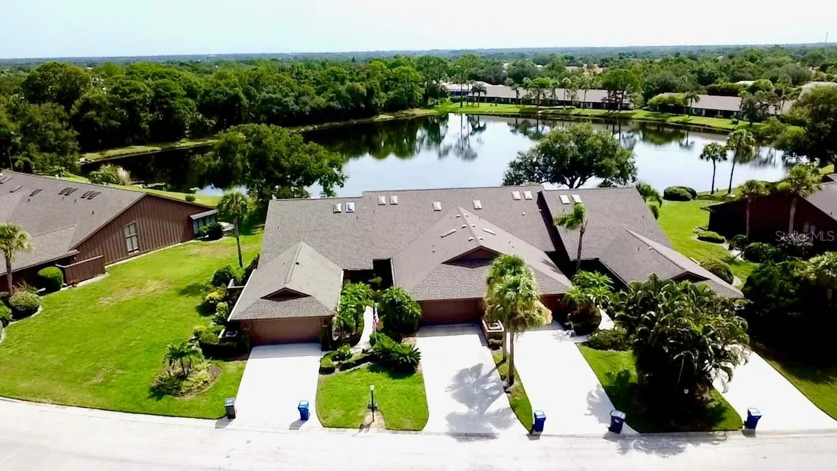 Property Slideshow image 1 of 37 | 5813 merion way 5813, Sarasota, FL, 34243