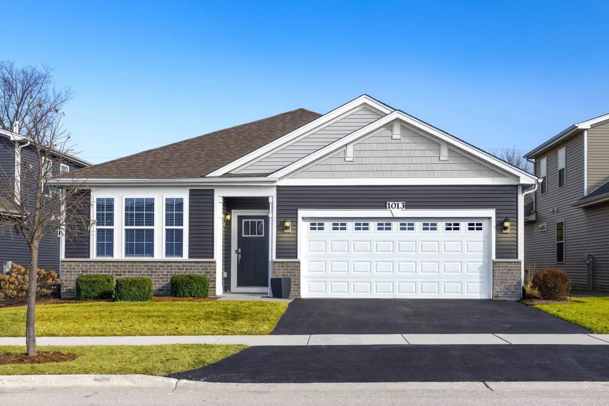 Property Slideshow image 1 of 49 | 1013 fitzwilliam way, North Aurora, IL, 60542