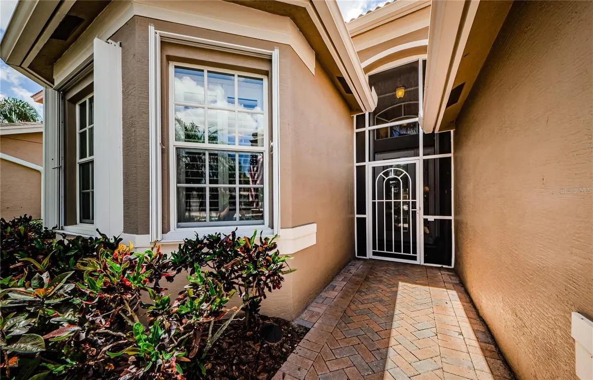 Property Slideshow image 1 of 100 | 4918 sandy brook cir, Wimauma, FL, 33598