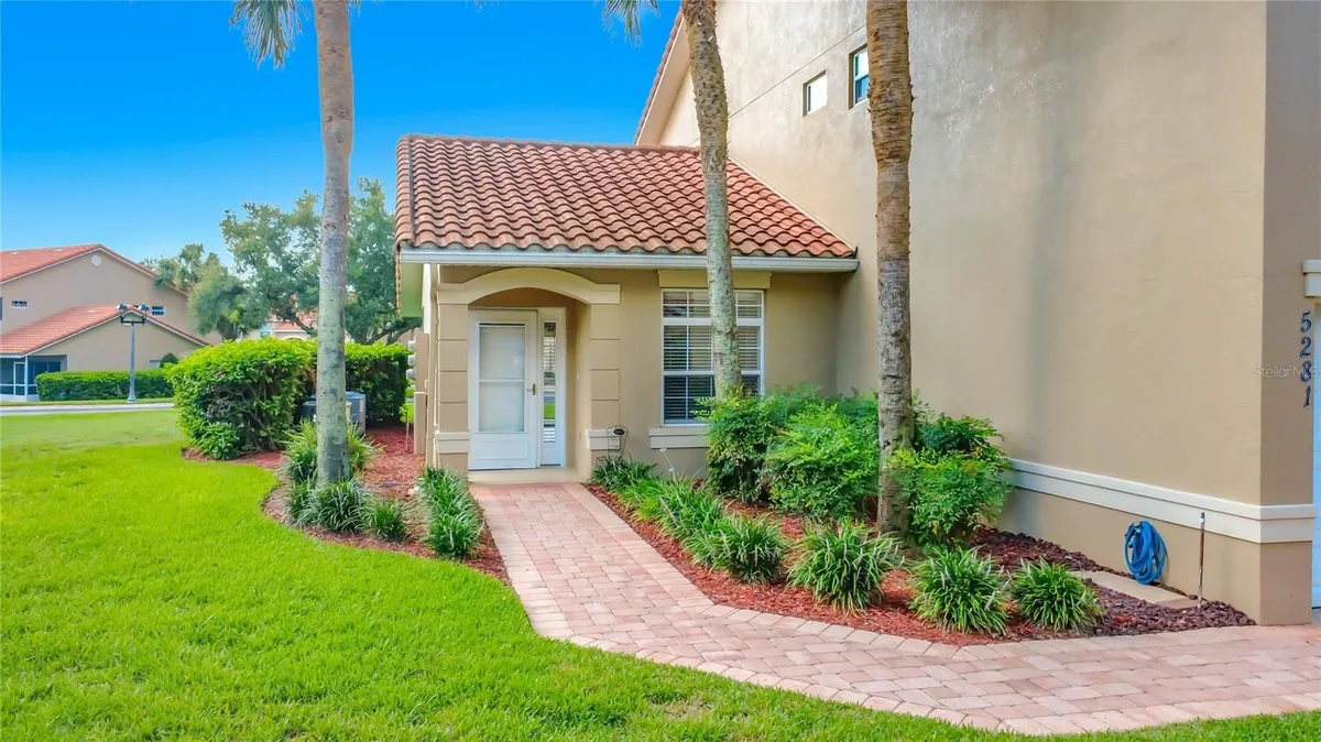 Property Slideshow image 1 of 53 | 5281 bowline ct, Oxford, FL, 34484