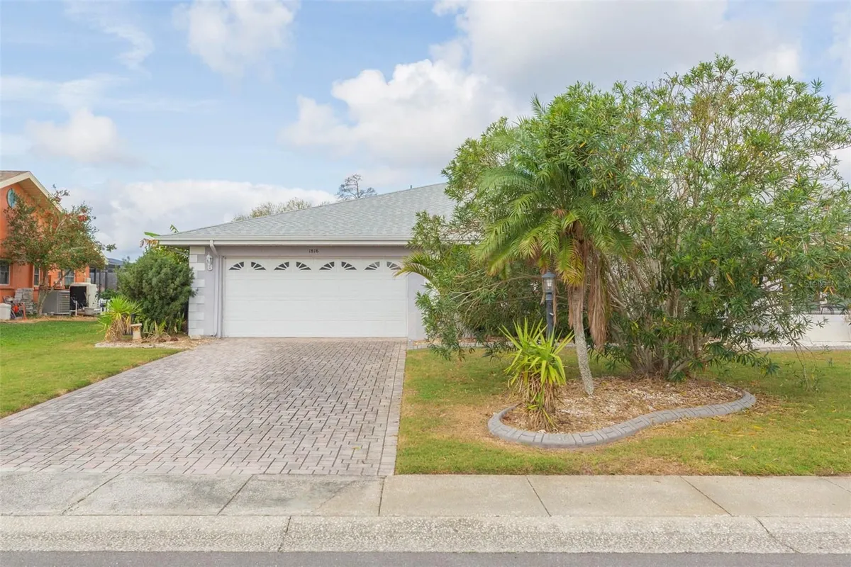 Property Slideshow image 1 of 42 | 1816 n pebble beach blvd, Sun City Center, FL, 33573