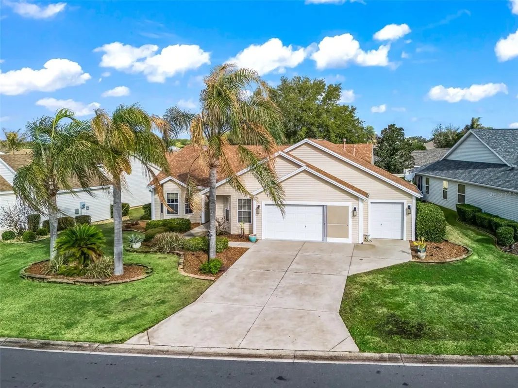 Property Slideshow image 1 of 41 | 485 mallory hill dr, The Villages, FL, 32162