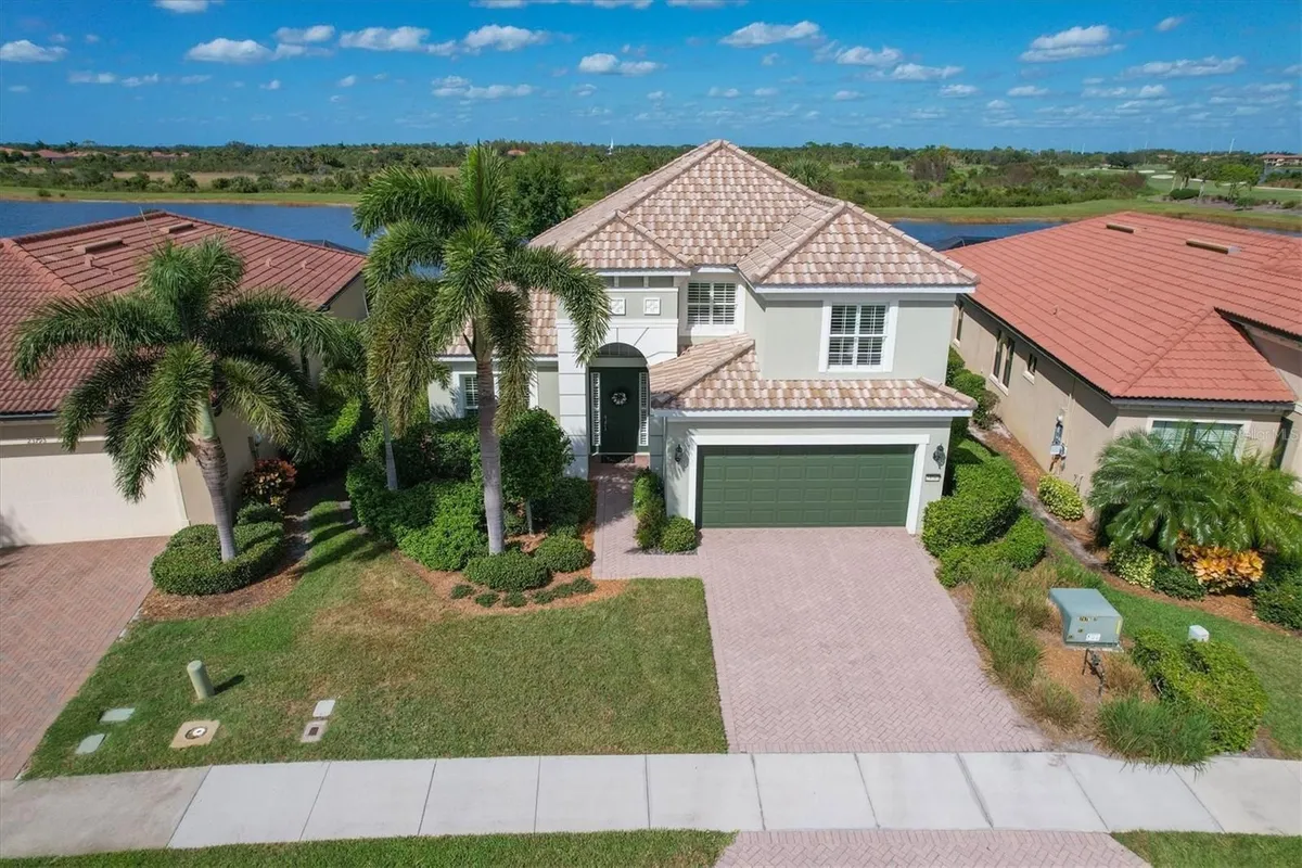 Property Slideshow image 1 of 82 | 23787 waverly cir, Venice, FL, 34293