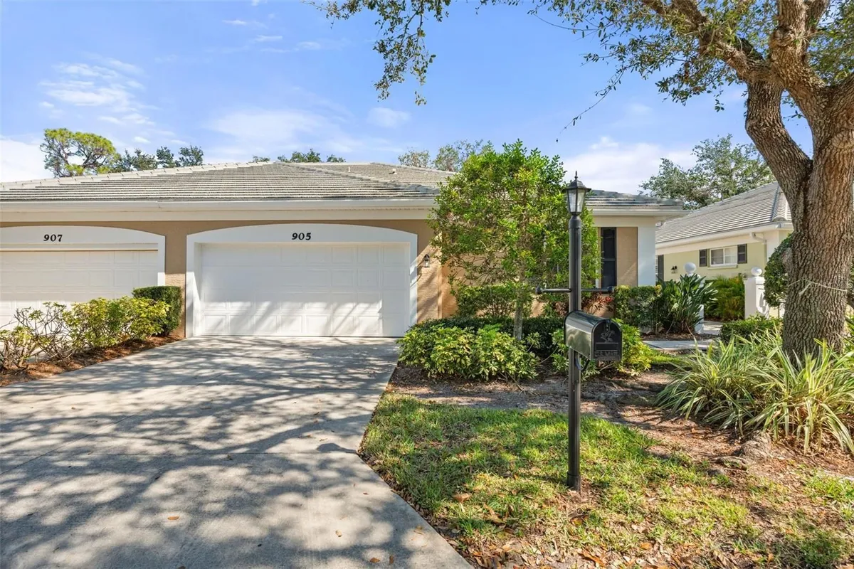 Property Slideshow image 1 of 65 | 905 barclay ct, Venice, FL, 34293
