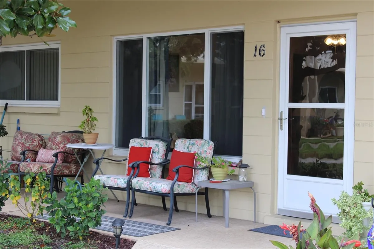 Property Slideshow image 1 of 39 | 2360 irish ln 16, Clearwater, FL, 33763