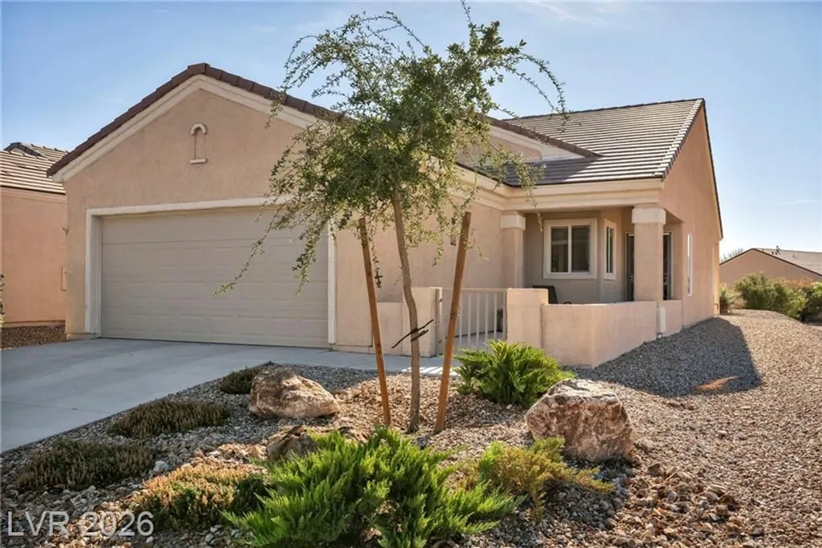 Property Slideshow image 1 of 71 | 7904 broadwing dr, North Las Vegas, NV, 89084
