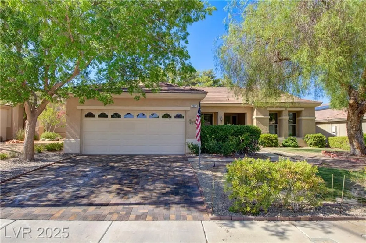 Property Slideshow image 1 of 44 | 2026 poppywood ave, Henderson, NV, 89012