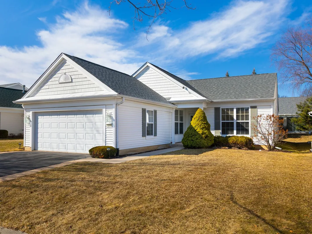 Property Slideshow image 1 of 31 | 13390 crestview dr, Huntley, IL, 60142