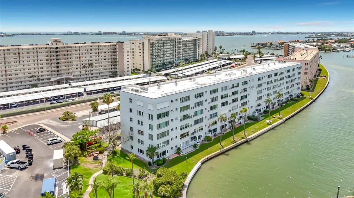 Property Slideshow image 1 of 46 | 5925 shore blvd 107, Gulfport, FL, 33707