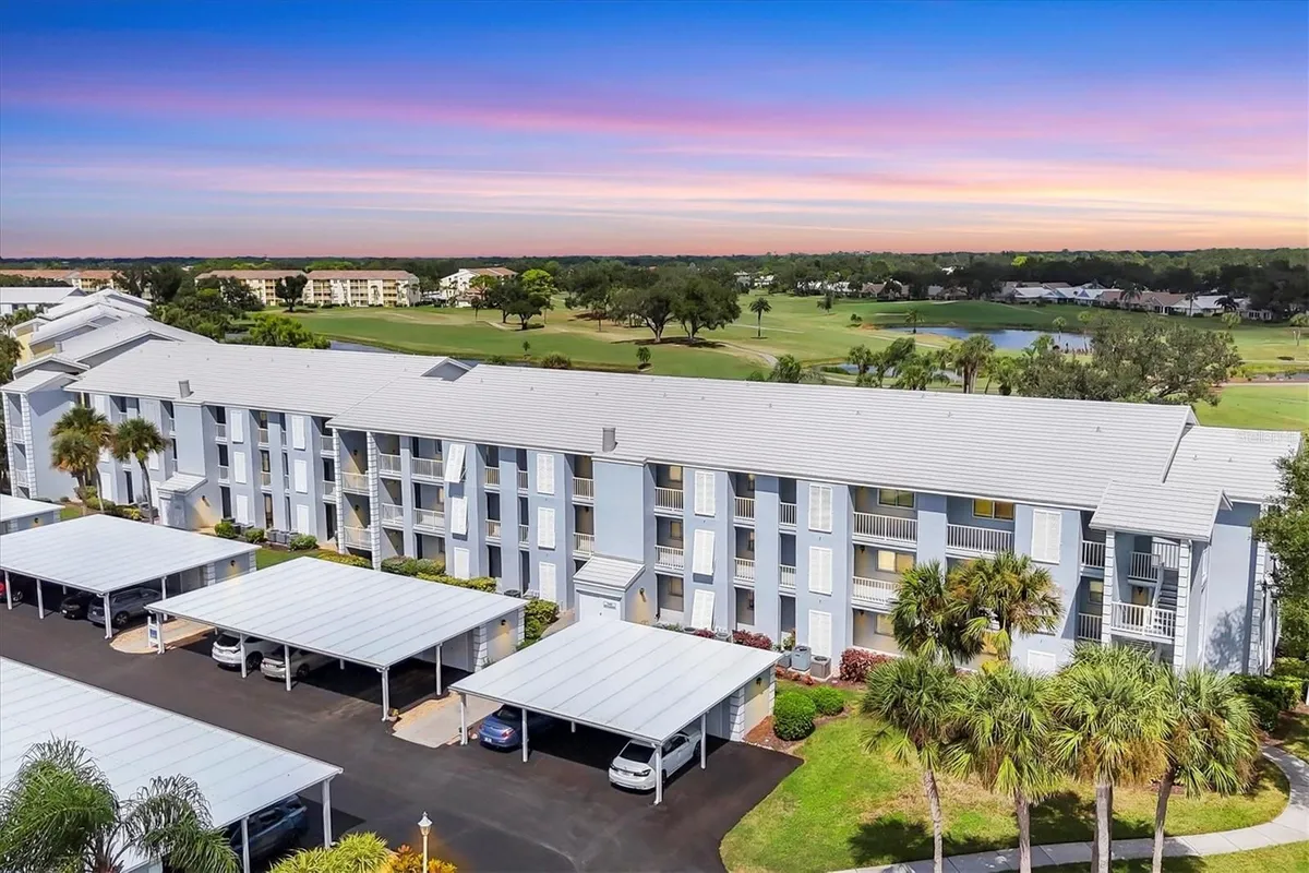 Property Slideshow image 1 of 61 | 408 cerromar cir 331, Venice, FL, 34293