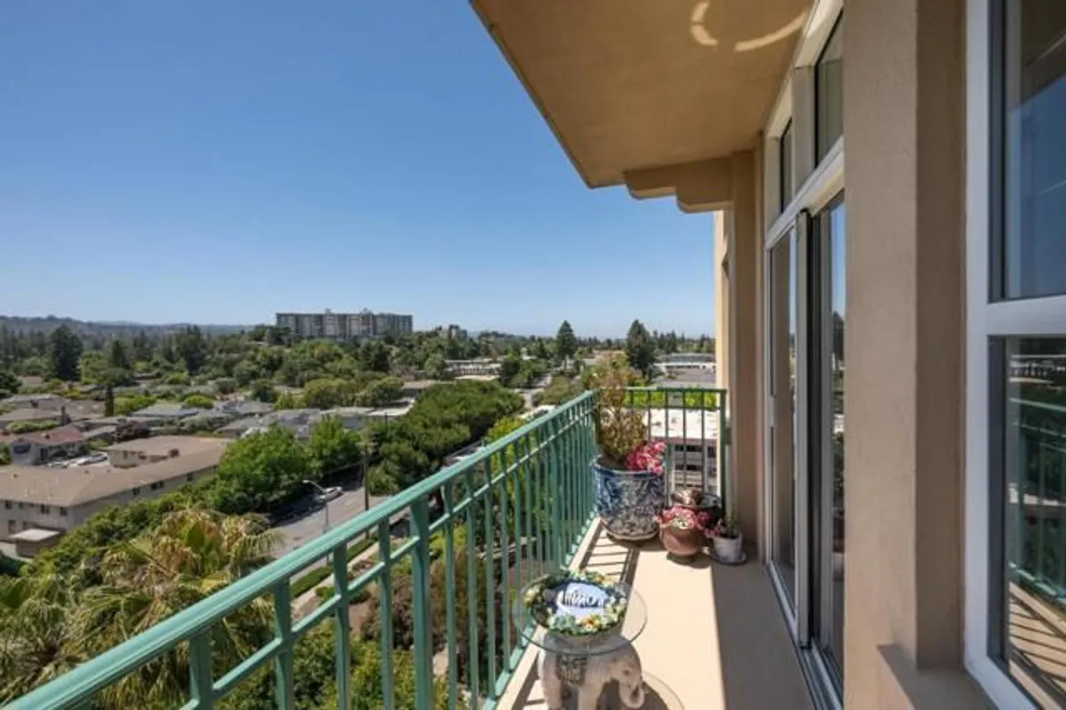 Property Slideshow image 1 of 17 | 1 baldwin ave 822, San Mateo, CA, 94401