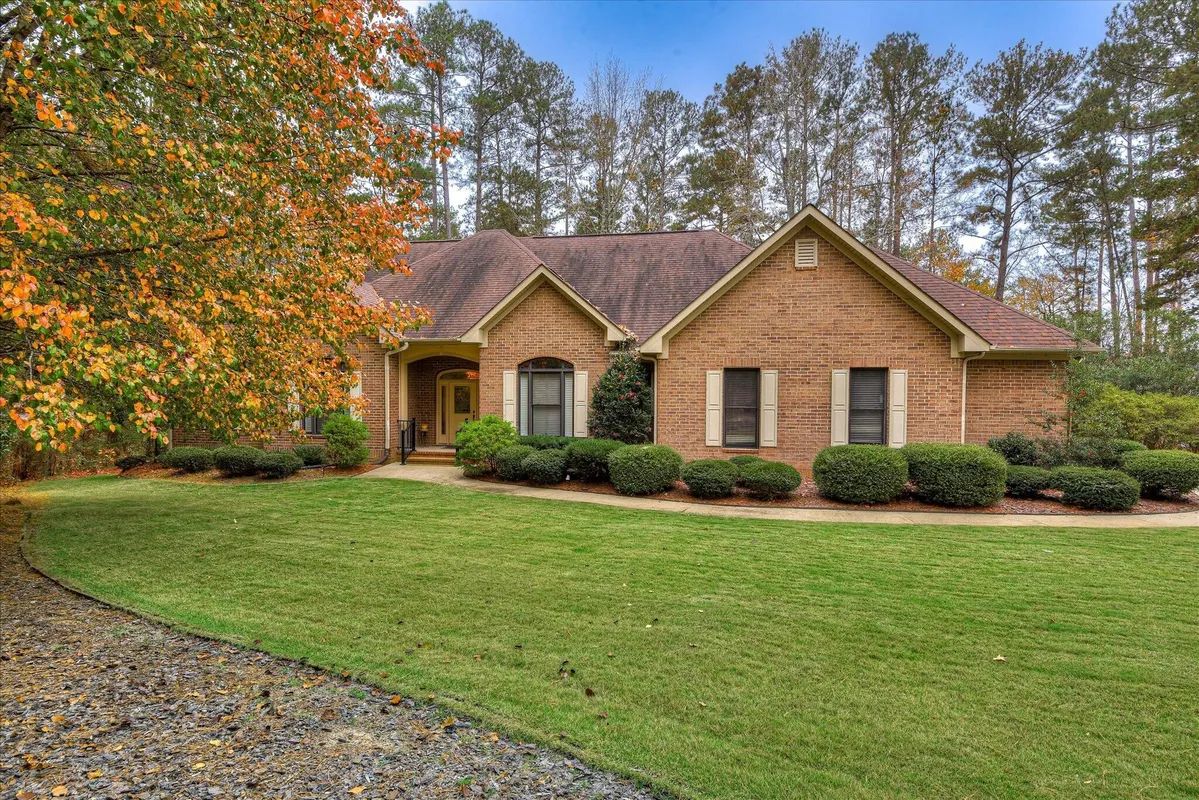 Property Slideshow image 1 of 70 | 206 roujon trce, Mc Cormick, SC, 29835