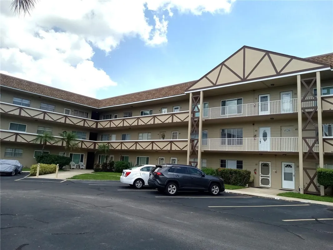 Property Slideshow image 1 of 67 | 2464 australia way 14, Clearwater, FL, 33763