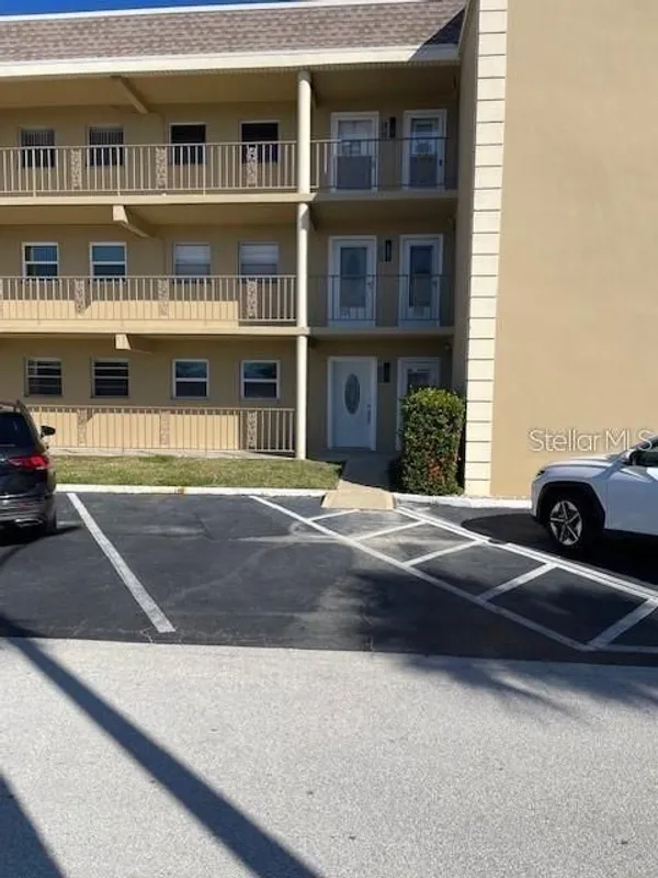 Property Slideshow image 1 of 35 | 1 boca ciega point blvd apt 115, Saint Petersburg, FL, 33708