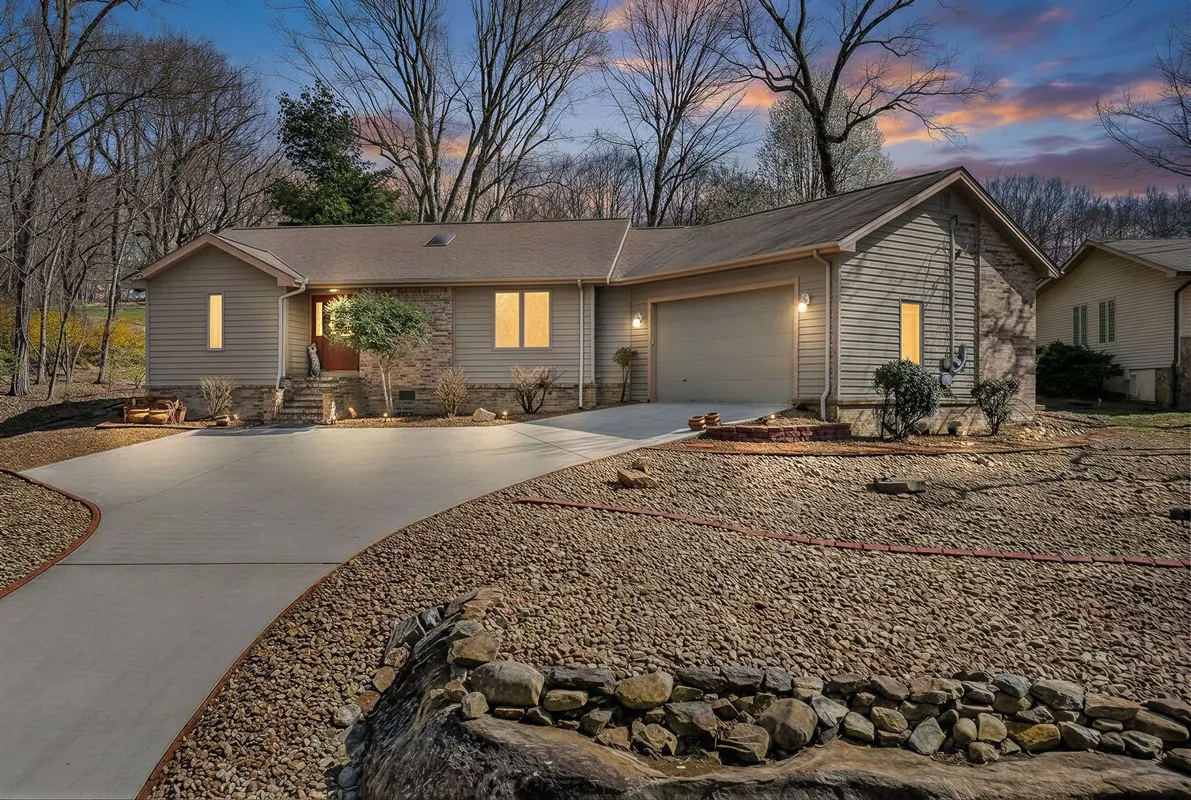 Property Slideshow image 1 of 51 | 113 prescott ln 4, Crossville, TN, 38558